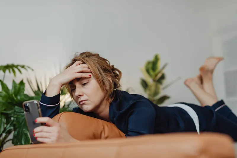 Your Body Hears the Ping Before You Do: The Science of Conditioned Alert Anxiety