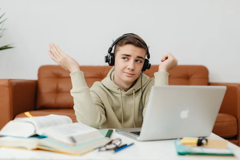 Lo-Fi Lies: The Hidden Cost of Productivity Playlists on Your Focused Mind
